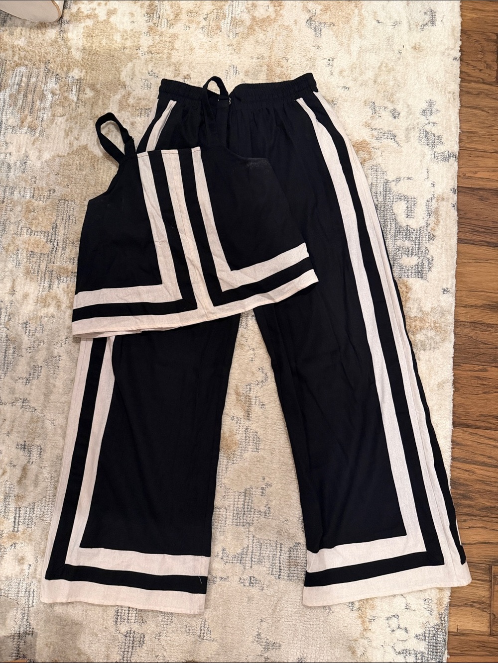 entro Black Wide-Leg Pants and Matching Crop Top with Cream Trim